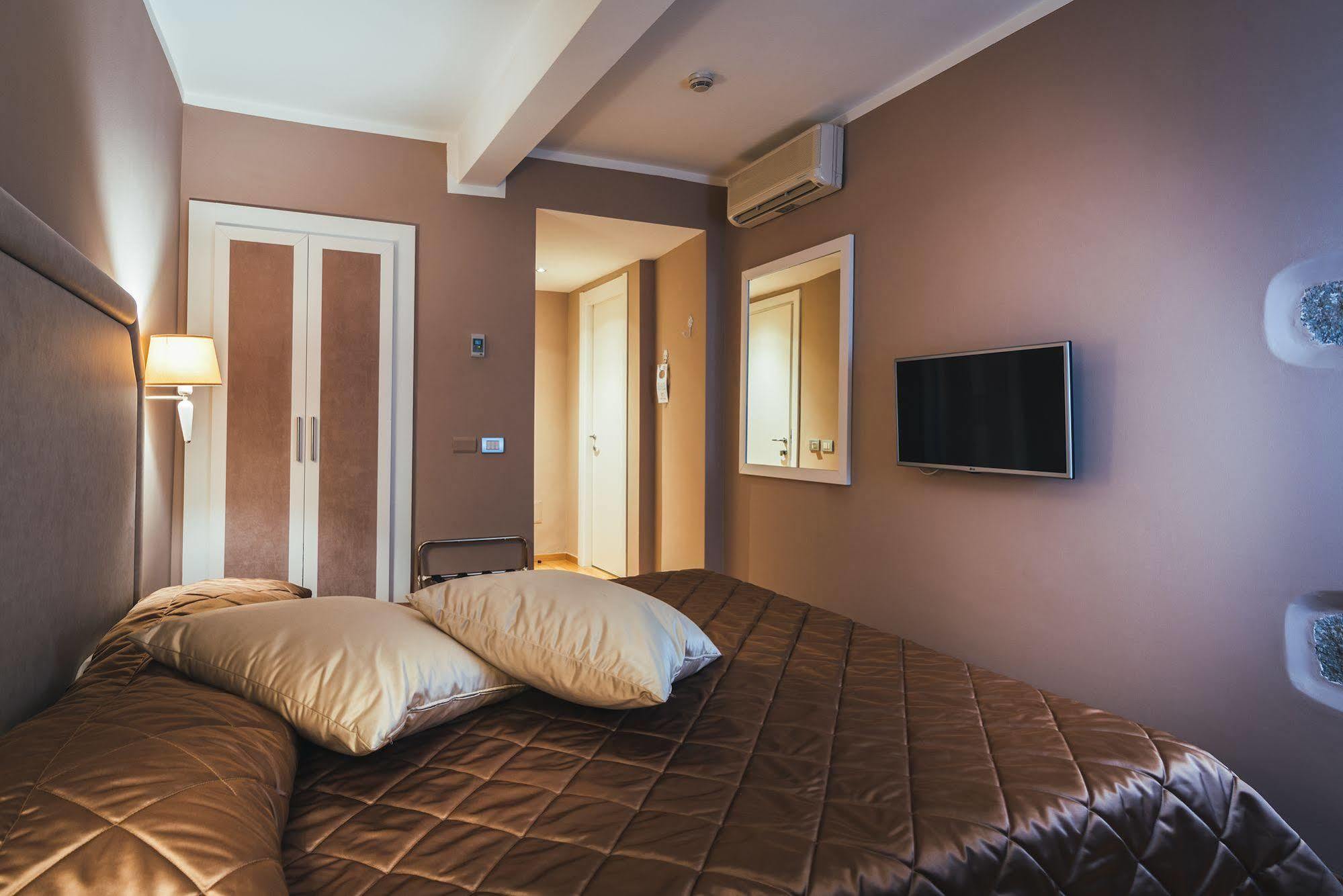 Hotel Centrale Olbia Luaran gambar